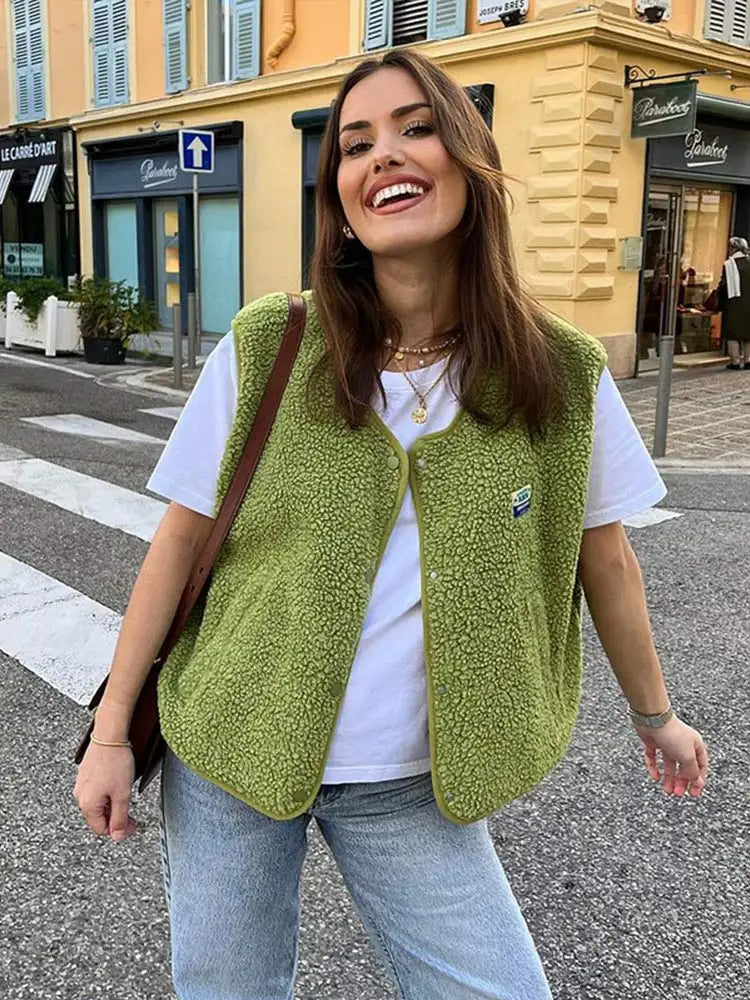 Ovelia | Trendige Wollweste für Damen mit Knöpfen