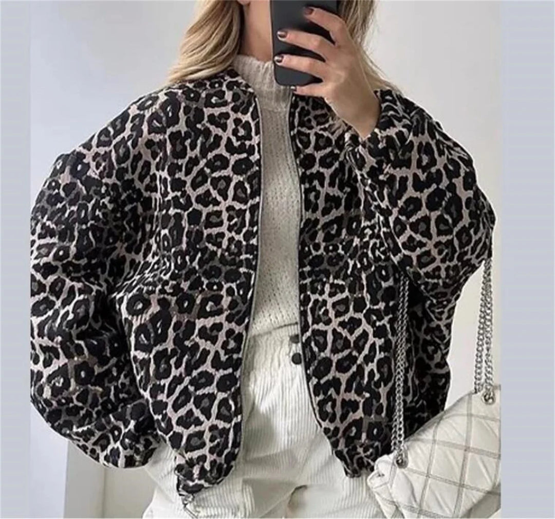 Leo | Bomberjacke mit Leopardenmuster