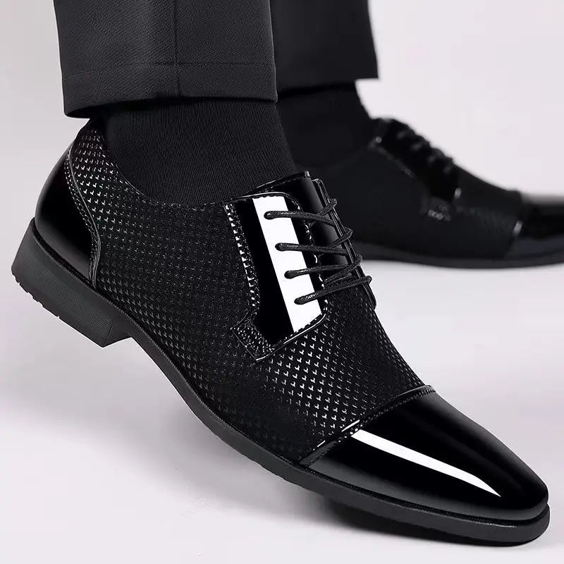 Herren Lackleder Oxford Schuhe Mit Punktmuster – Elegante Business Schuhe