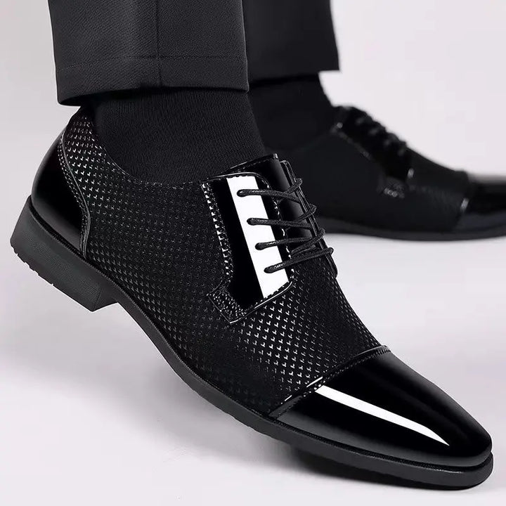 Herren Lackleder Oxford Schuhe Mit Punktmuster – Elegante Business Schuhe