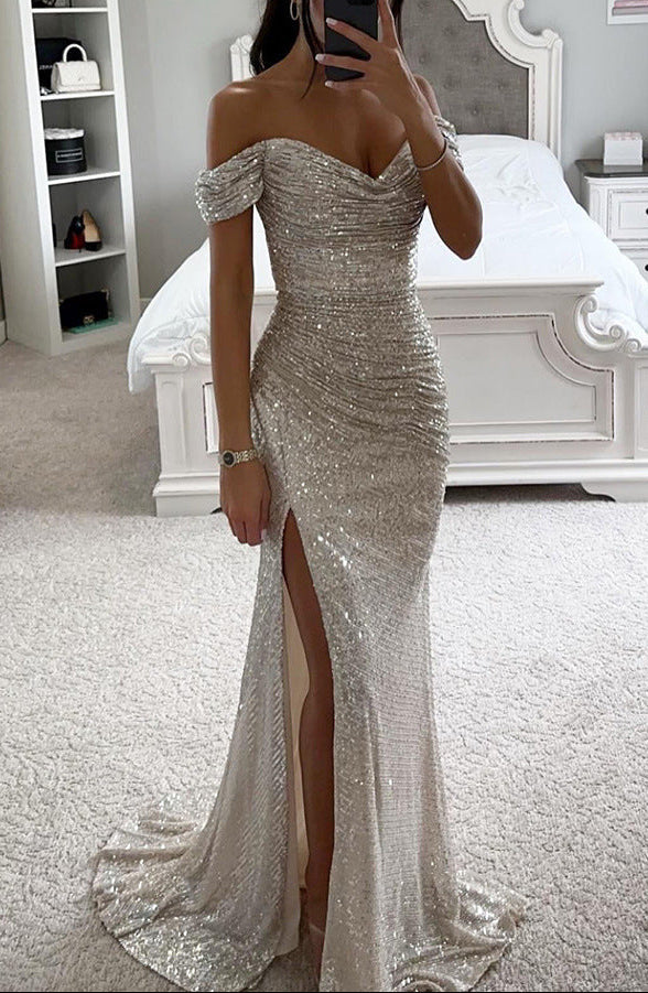 Schulterfreies Maxikleid mit Pailletten: Glamour für besondere Anlässe 1