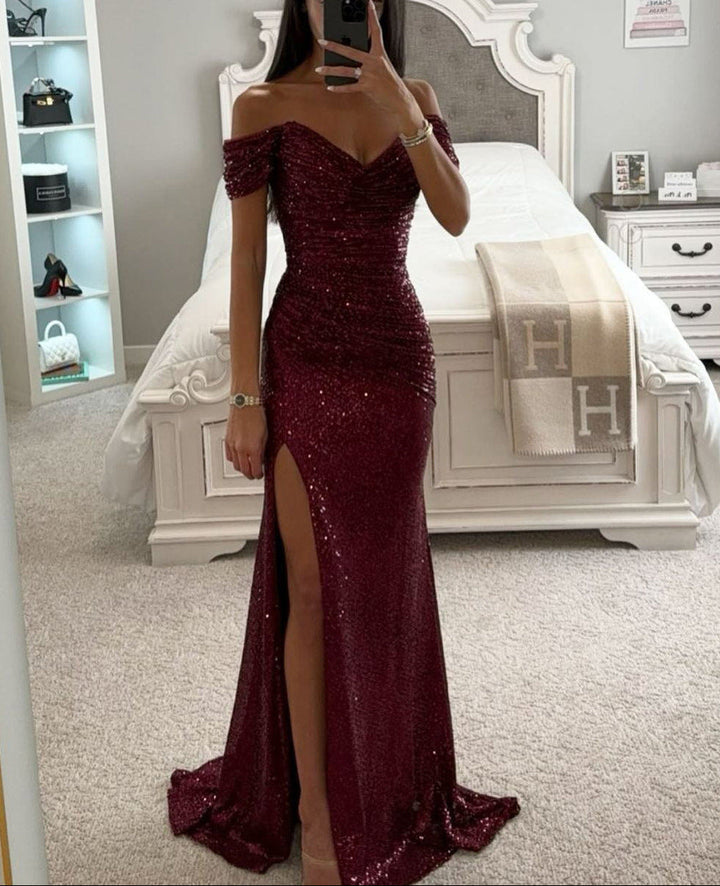 Schulterfreies Maxikleid mit Pailletten: Glamour für besondere Anlässe 3