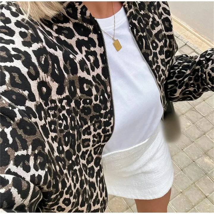 Leo | Bomberjacke mit Leopardenmuster