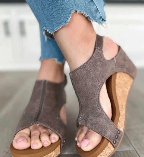 Stilvolle, verstellbare Sommersandalen mit Fußgewölbestütze 3