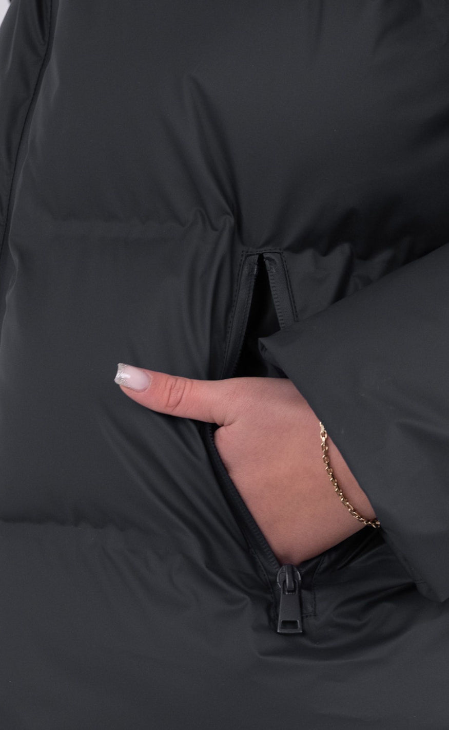 Stilvolle schwarze Daunenjacke für Damen mit Kapuze – Ideal für kühle Tage 3