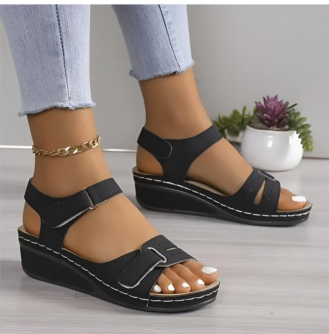 WEICHE ELEGANCE-KEILSANDALEN 6