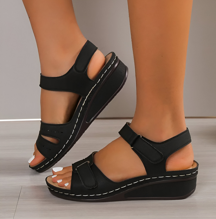 WEICHE ELEGANCE-KEILSANDALEN 7