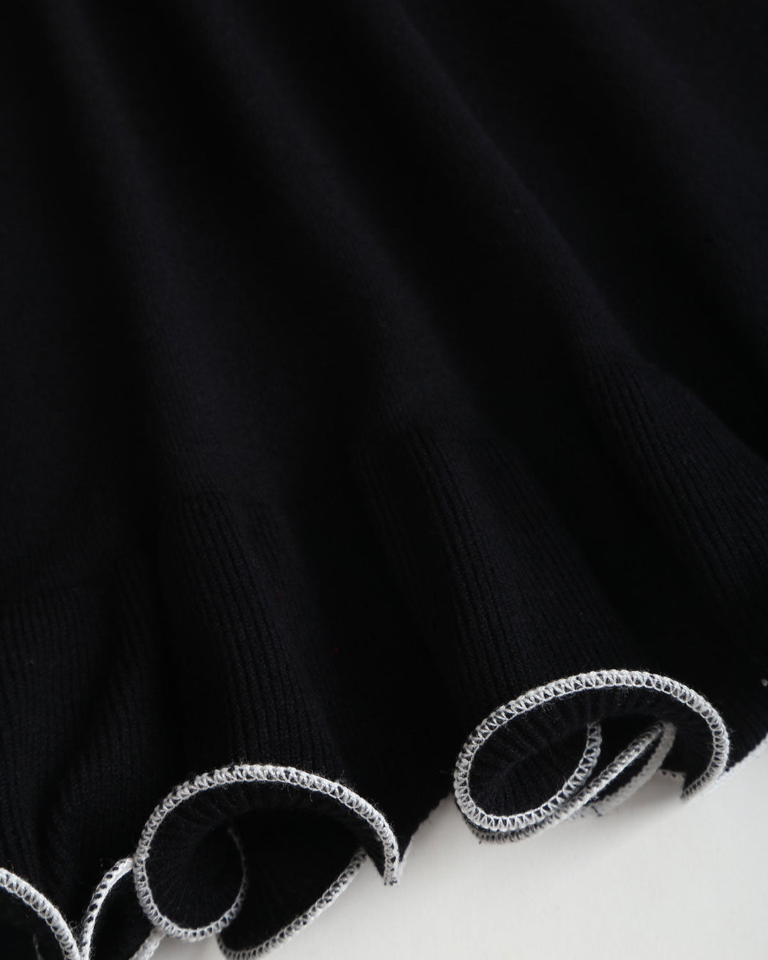 Damen Enganliegendes Langarm Mini Kleid Mit Gerafftem Saum