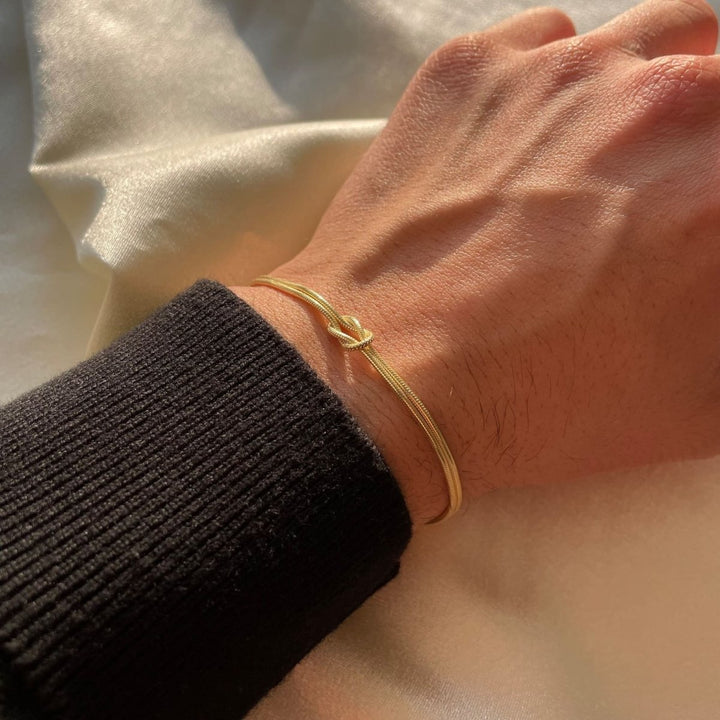 Damen Stilvolles Liebesknoten Armband In Elegantem Design – Zeitloser Schmuck