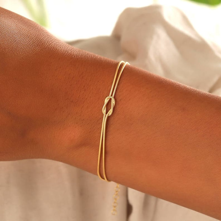 Damen Stilvolles Liebesknoten Armband In Elegantem Design – Zeitloser Schmuck