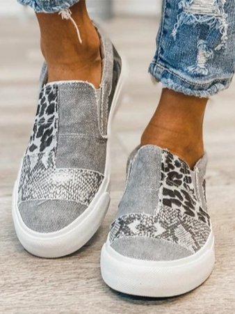 DamenTurnschuhe aus Leder mit Animalprint