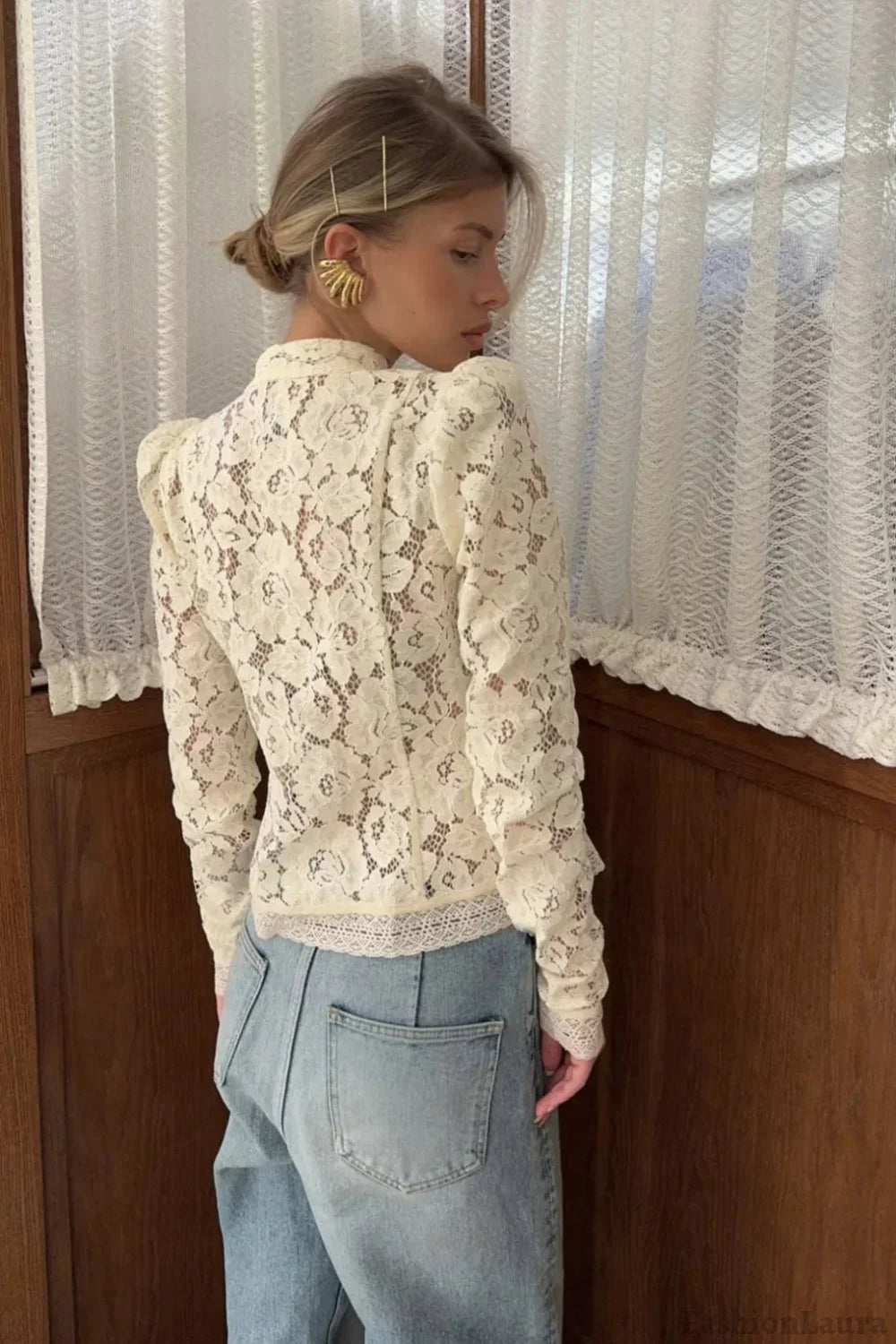 Damen Weiße Langarm Bestickte Spitzenbluse – Elegantes Oberteil
