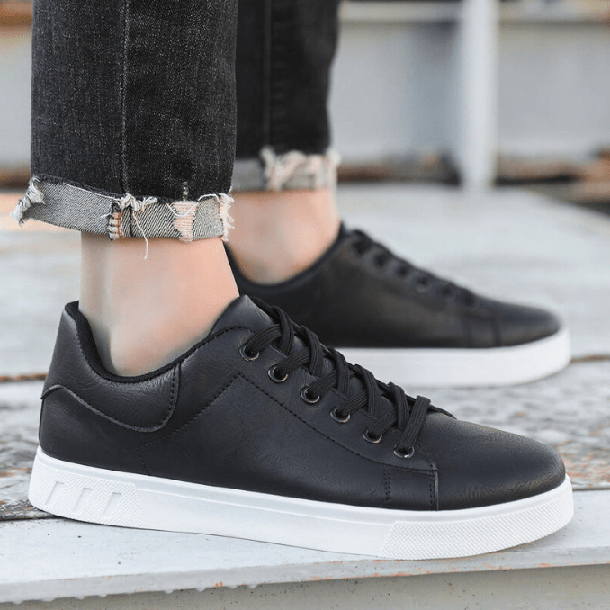 Herren Sneaker In Schwarz Aus Kunstleder