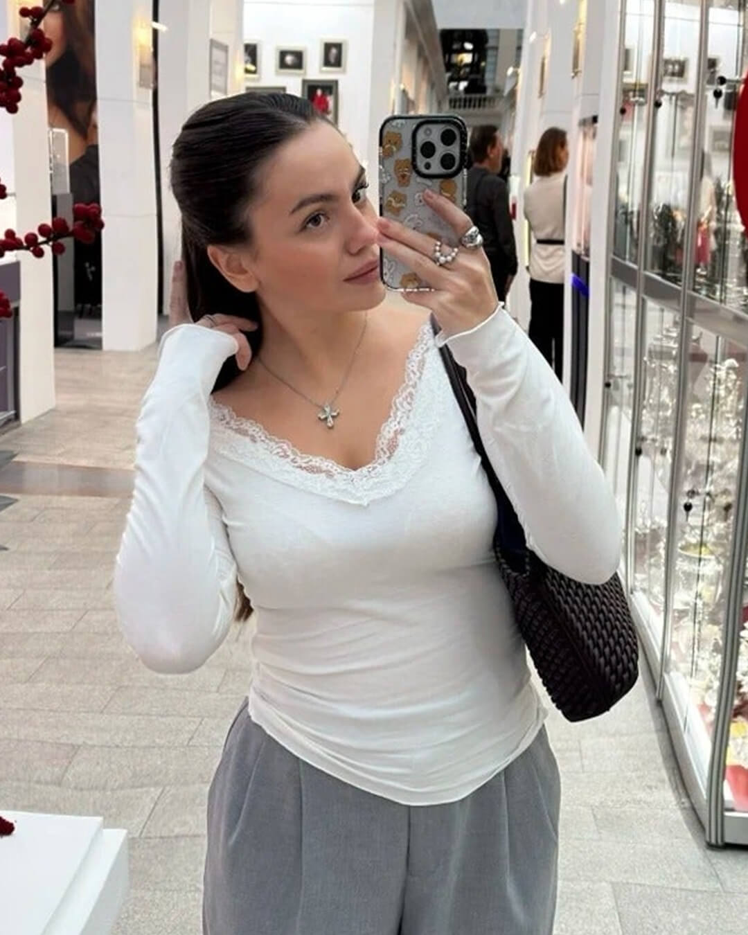 Aurora V-Ausschnitt Spitzenoberteil