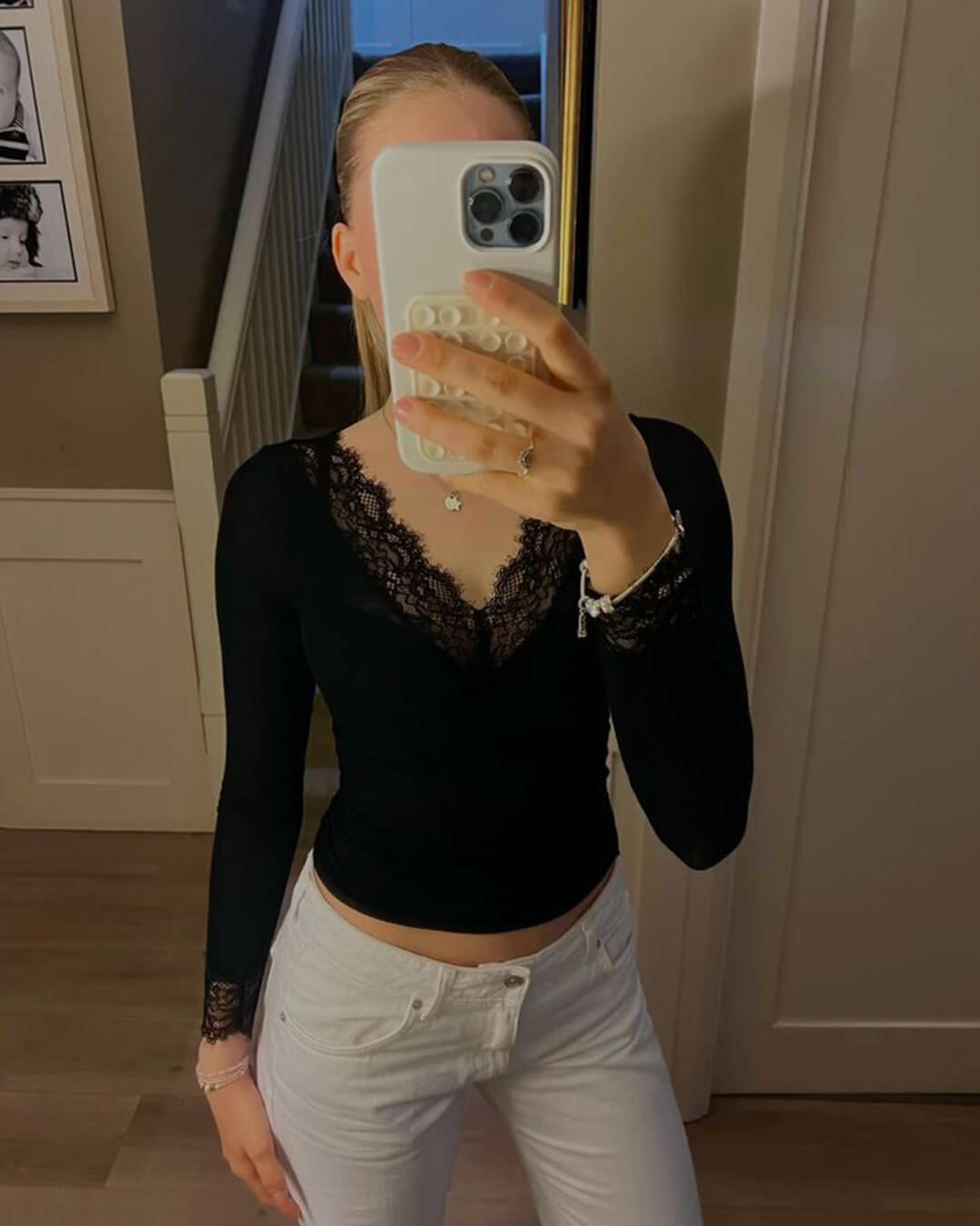 Aurora V-Ausschnitt Spitzenoberteil